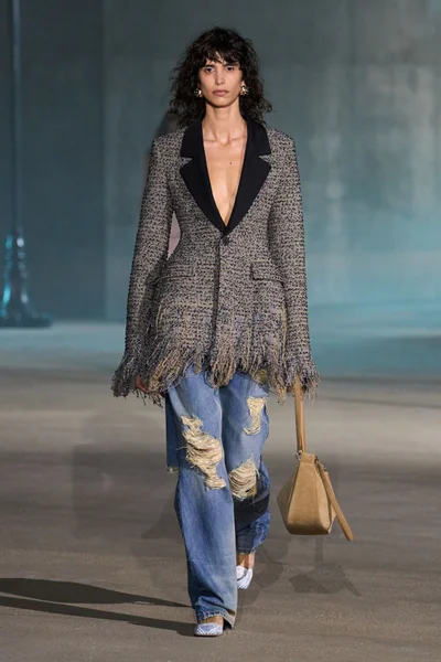 Look 4